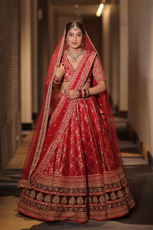 Swarn Rekha Lehenga