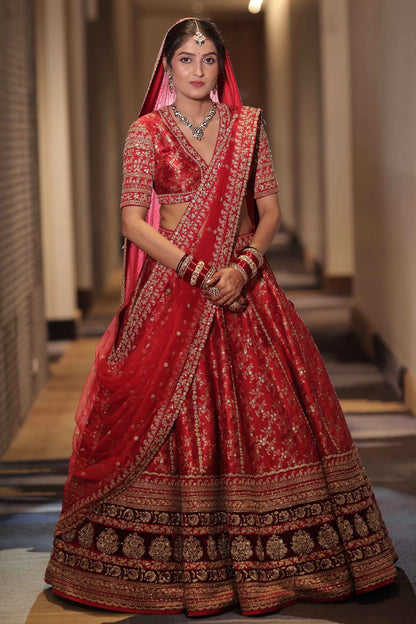 Swarn Rekha Lehenga