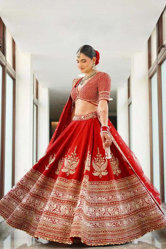 Manogya Lehenga